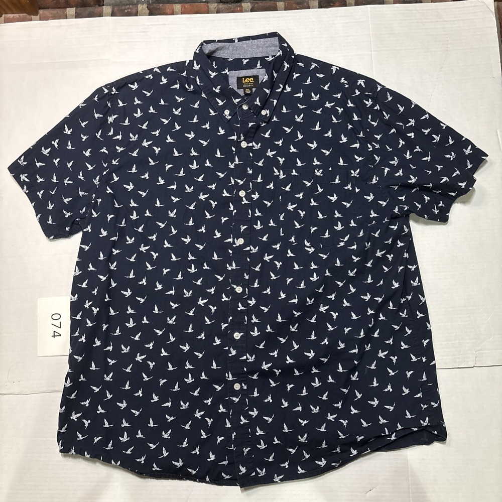 Lee Regular Fit Button Up Shirt Men's XXL Navy Blue Bird Print Short Sleeve